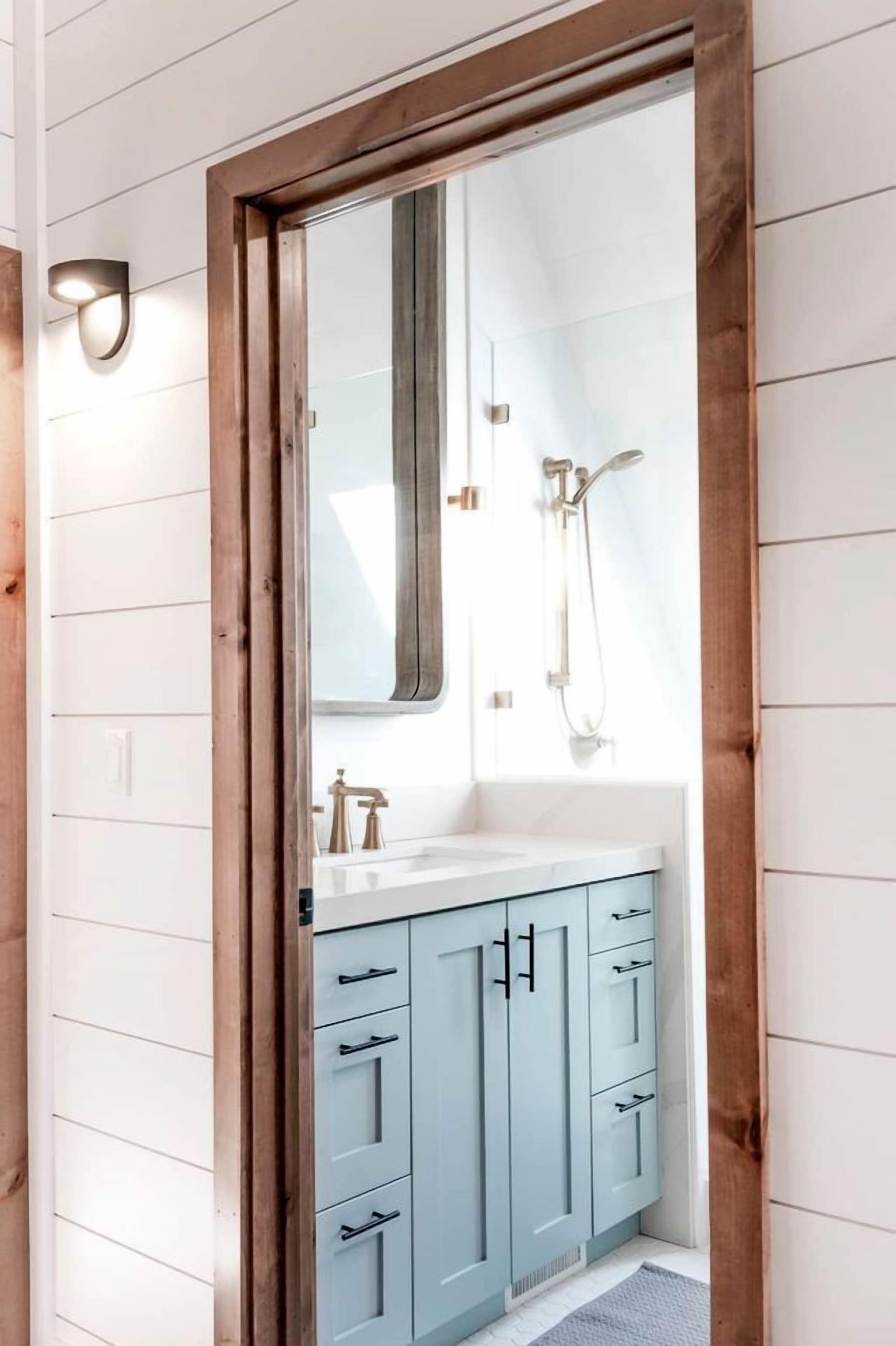 Serviettes fournies, savon, shampooing
