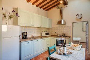 Fridge, microwave, dishwasher - Apartments Florence - Canto dei Nelli (Firenze)