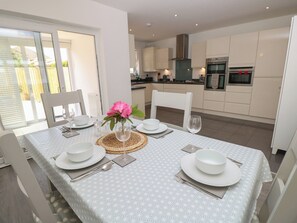 Dining - 50 Sea Road (Lymington)