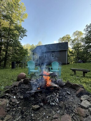Property grounds - Secluded Off-Grid Cabin with Waterfall & Hiking Trails Near Rome Township, OH (Rome Township)