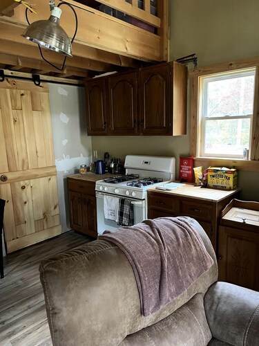 Secluded Off-Grid Cabin with Waterfall & Hiking Trails Near Rome Township, OH