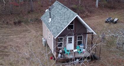 Secluded Off-Grid Cabin with Waterfall & Hiking Trails Near Rome Township, OH