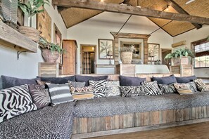 Interior - Amazing Raised Bungalow Surrounded by Beautiful Texas Hill Country Views in Bergheim, Texas (Bergheim)