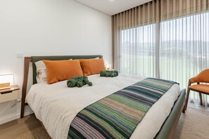 Iron/ironing board, WiFi, bed sheets, wheelchair access - Vivenda Vale Verde, Luxury Furnas Retreat (Furnas)