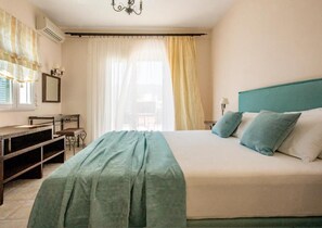 In-room safe, free WiFi - AEGEAN VILLAS (Kiani Akti)