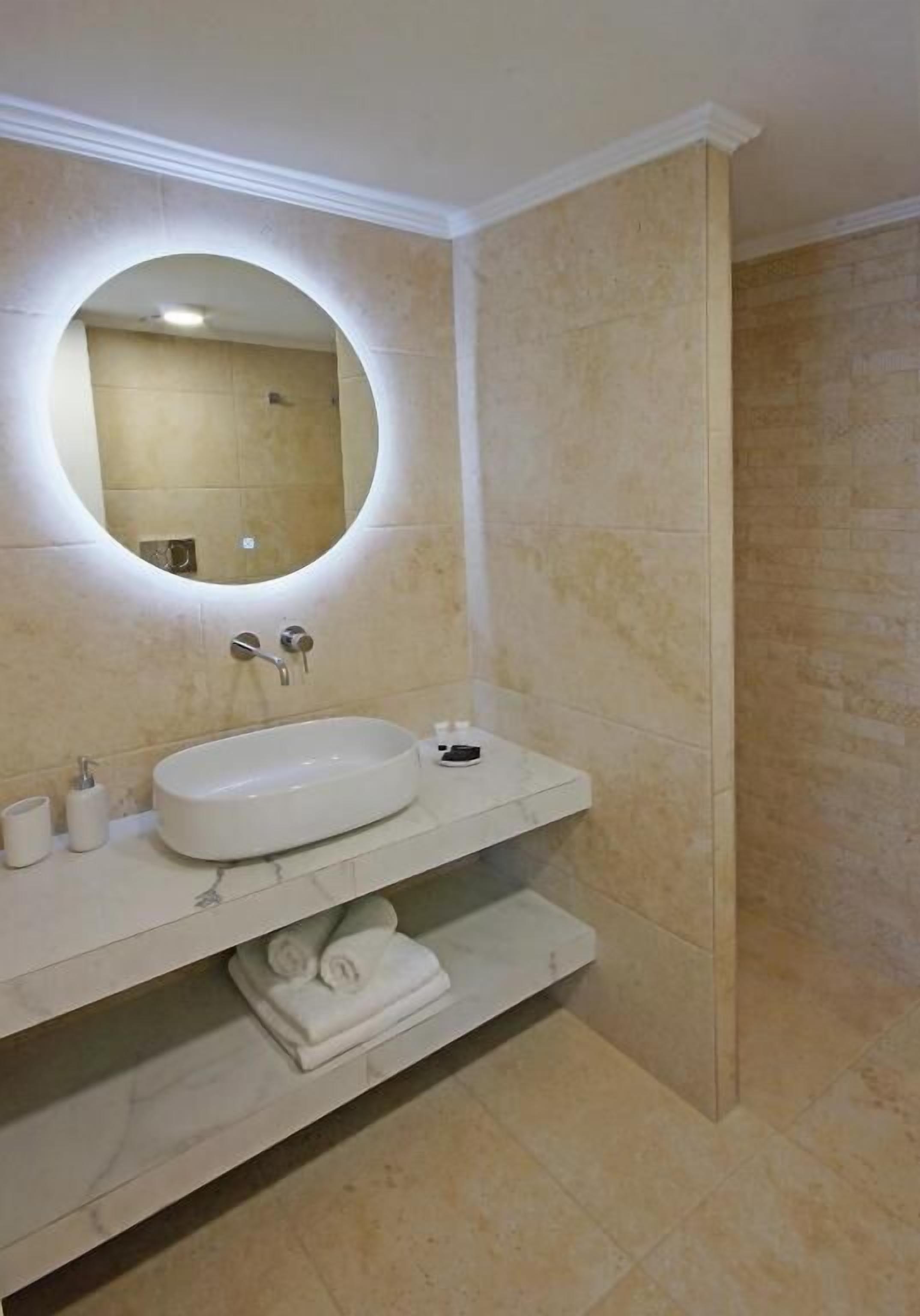 Biệt thự Deluxe, quang cảnh biển | Phòng tắm | Máy sấy tóc, khăn tắm, xà phòng, dầu gội 
