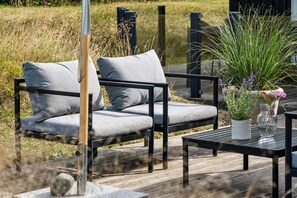 Terrace/patio - Danish summer house idyll overlooking Ebeltoft Bay (Ebeltoft)