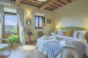 Free WiFi - Medieval church with pool in Chianti (San Casciano in Val di Pesa)