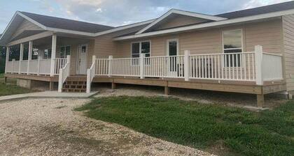 Charming Vacation Rental near Owensville, Missouri - Ideal for a Glamping Retreat with Family and Friends