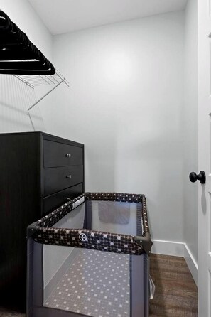 Interior - Spacious Vacation Homes with Private Hot Tubs near Chattanooga in Rossville, Georgia (Fairview)
