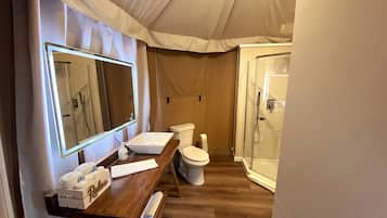 Jetted tub, hair dryer, towels, soap