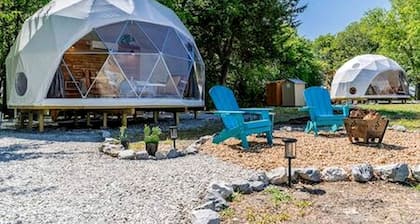 Peaceful Luxury Glamping Domes with Stargazing & Farm Retreat near Lake Access in Wolfe City, Texas