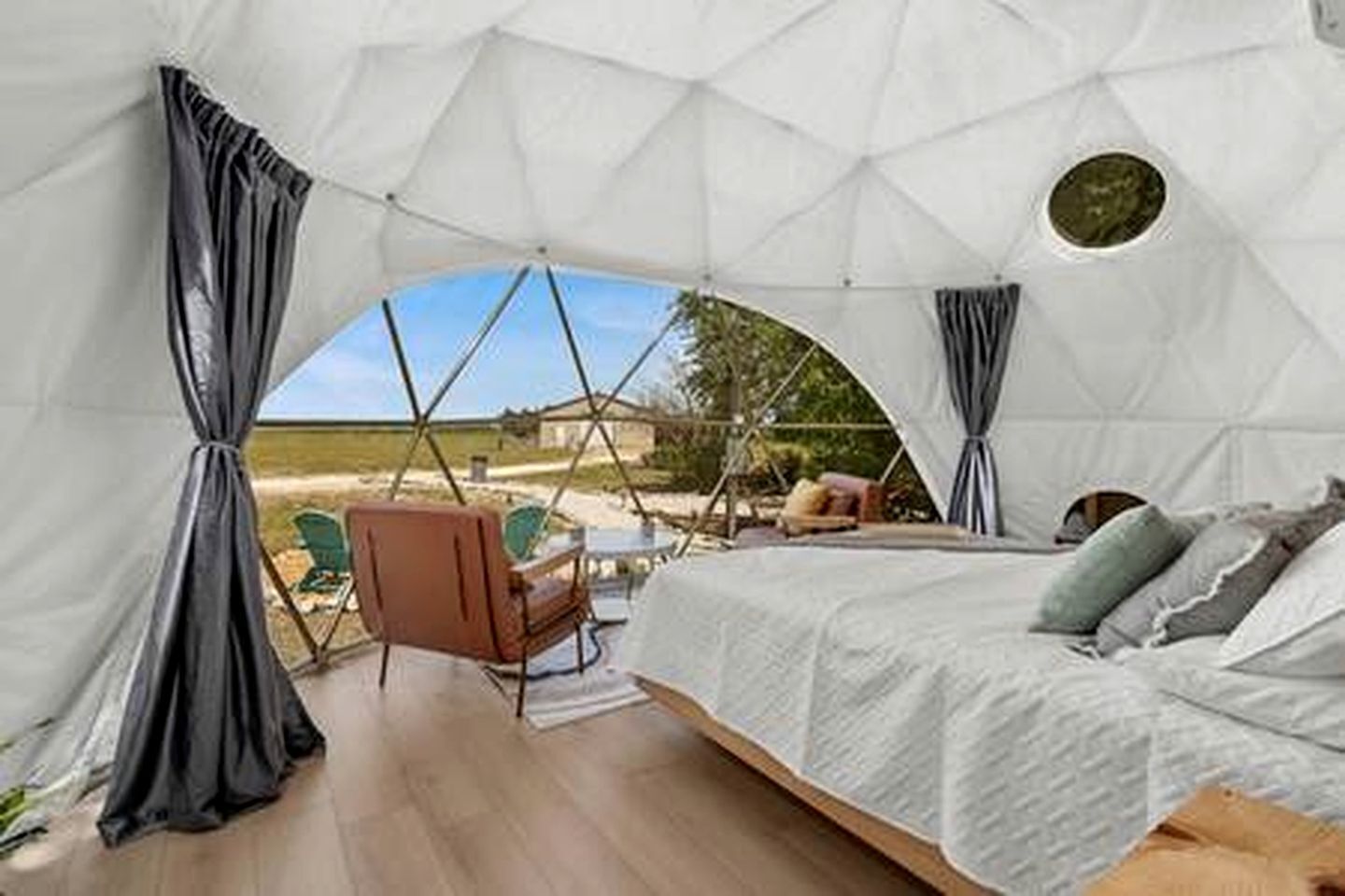 5 quartos, Wi-Fi, roupa de cama