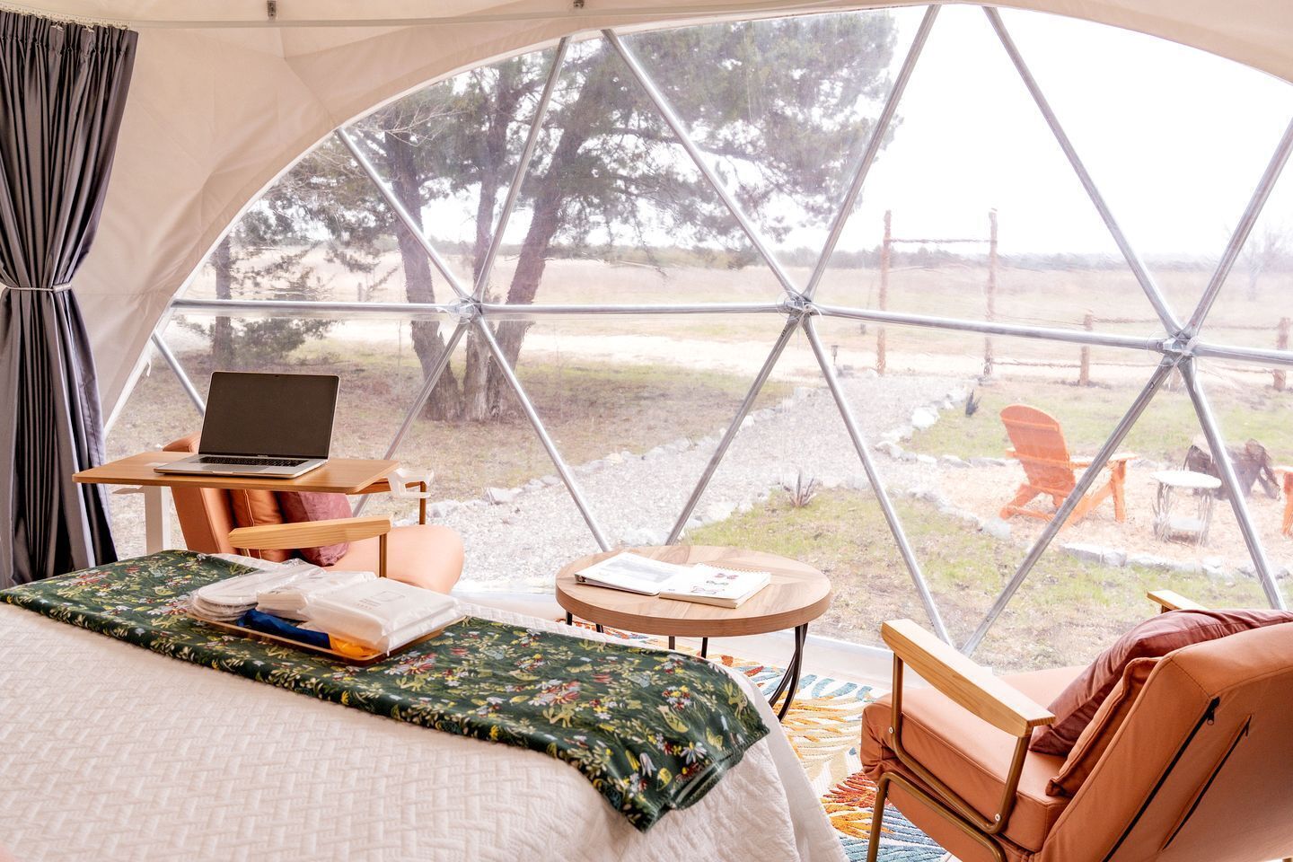 5 bedrooms, WiFi, bed sheets