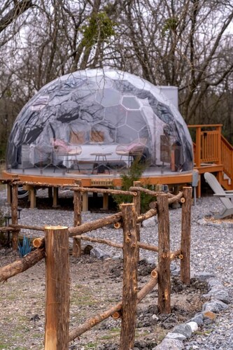 Peaceful Luxury Glamping Domes with Stargazing & Farm Retreat near Lake Access in Wolfe City, Texas