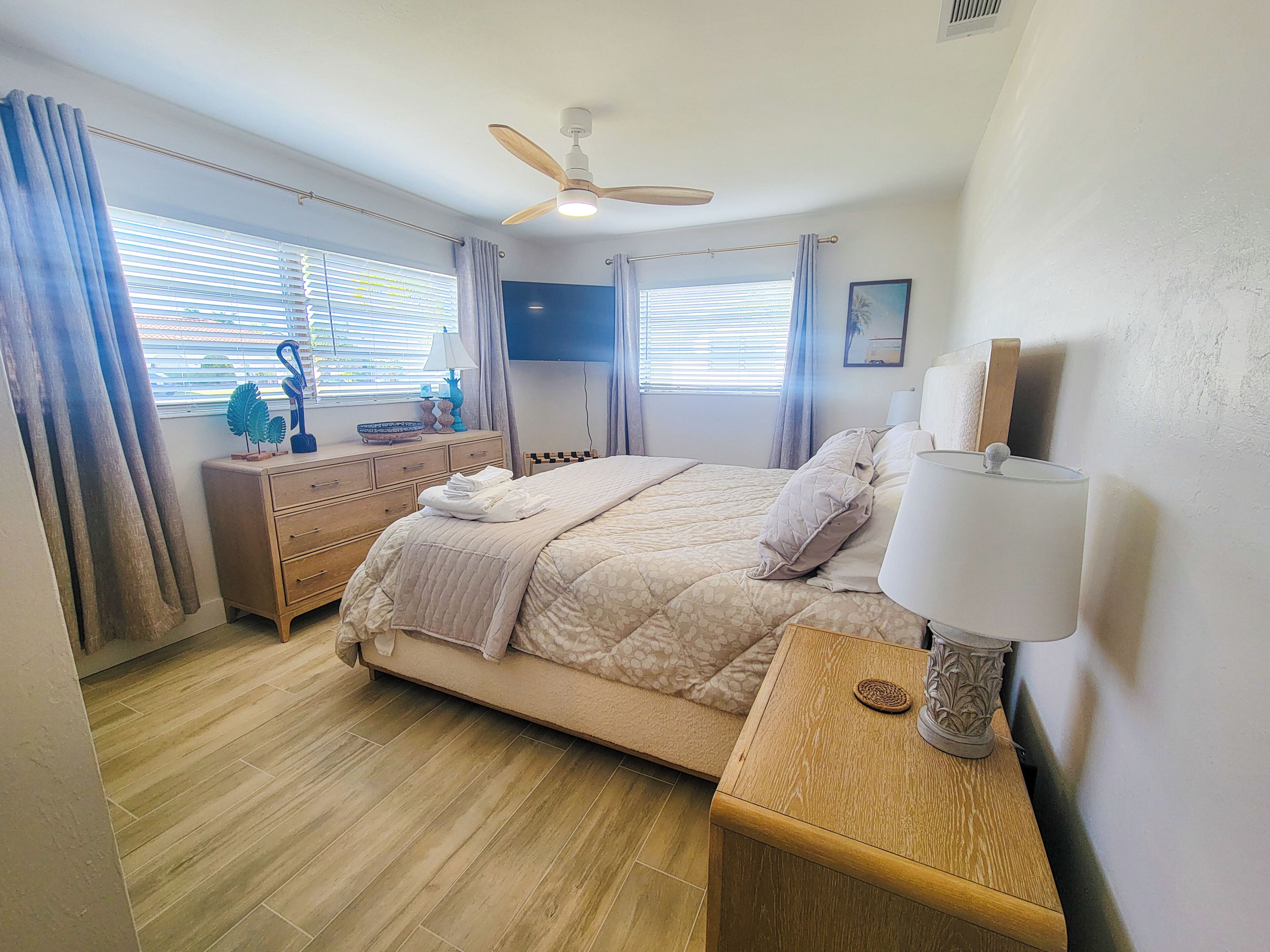 Iron/ironing board, free WiFi, bed sheets