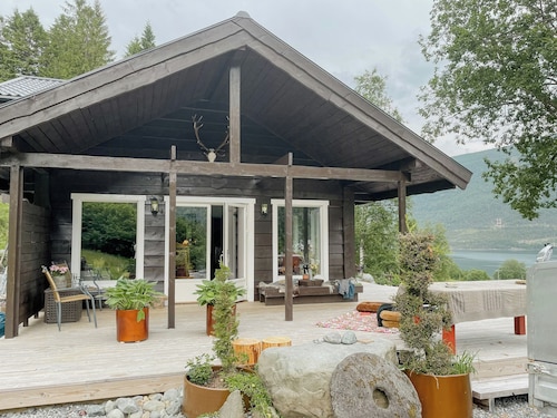 Cozy modern cabin in West Norway with view