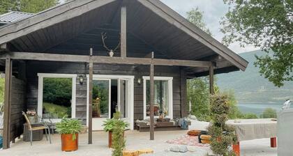 Cozy modern cabin in West Norway with view