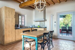 Dining - Apartment in farmhouse overlooking Tuscany (Reggello)