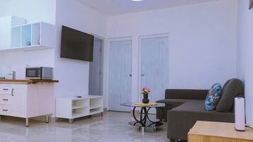 Luxury Apartment, Sea View | Living area