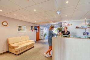 Apartment | Reception - Seaside Apartment for 6 in Loire (La Tranche-sur-Mer)