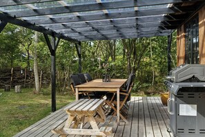 Outdoor dining - Family retreat between forest and beach in Odden (Sjællands Odde)
