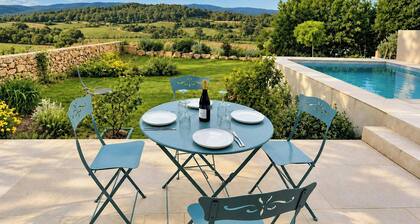 Winemaker’s Cottage with vineyard & mountain views