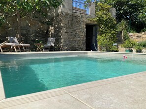 Pool - Winemaker’s Cottage with vineyard & mountain views (La Caunette)