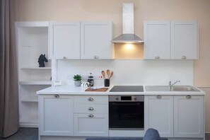 Private kitchen - Stylish Southside 3 Bedroom Flat with Free Parking (Glasgow)