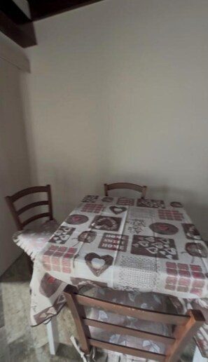 Dining - Vrbo Property (Castiglione di Sicilia)
