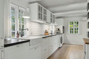 Oven, dishwasher, coffee/tea maker - Forest house near Ahl beach (Ebeltoft)