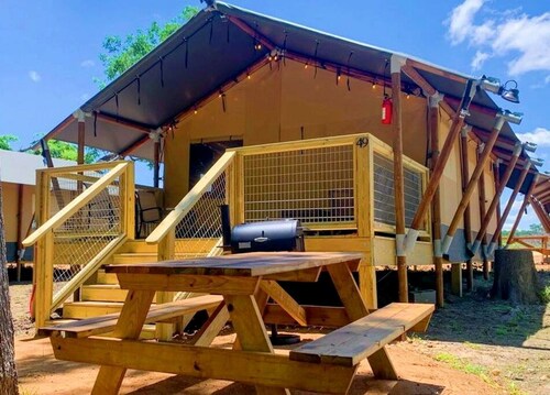 Rustic Elegance in Cibolo: Safari Tent Glamping near San Antonio, Texas