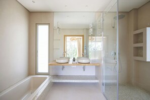 Shower - Villa with pool near Saint-Paul (Vence)