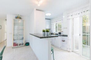 Private kitchen - Holiday Home 'Cas Ferrer' with Private Terrace and Wi-Fi (Mal Pas-Bon Aire)