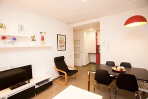 Dining - Barcelona center family apartment 6 (Barcelona)