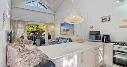 Knysna River Club Unit 28 Adorable 1-bedroom cabin in gorgeous Knysna