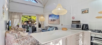 Knysna River Club Unit 28 Adorable 1-bedroom cabin in gorgeous Knysna