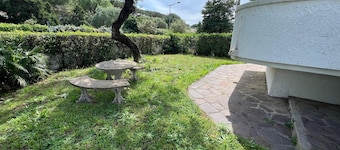 Apartment 'Bilocale con Giardino Privato' with Exclusive Garden