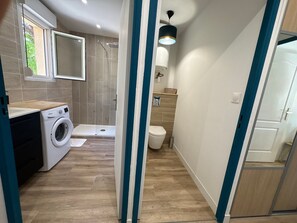 Bathroom - Studio with loggia, AC and parking - 2 guests (Fréjus)
