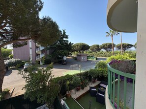Property grounds - Studio with loggia, AC and parking - 2 guests (Fréjus)