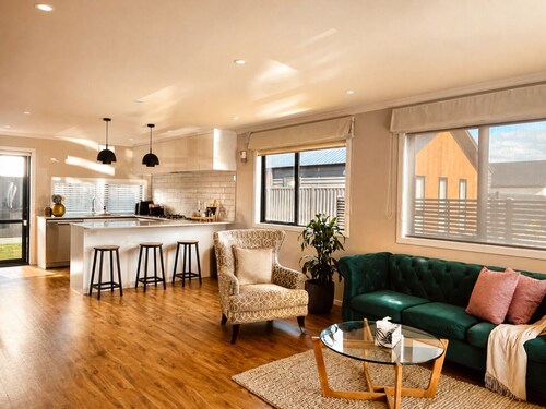 Cozy Private Studio - Near Brewtown & Racecourse