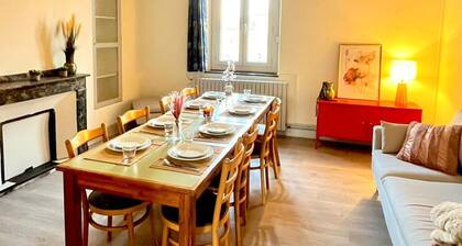 Spacious city center apartment - 7 guests
