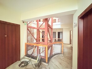 Interior - Golden Dolma (Darjeeling)