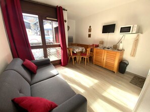 TV - Cozy studio at the foot of the slopes - 4 guests (Morillon Village)