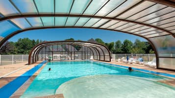 Apartment | Pool | Outdoor pool, a heated pool