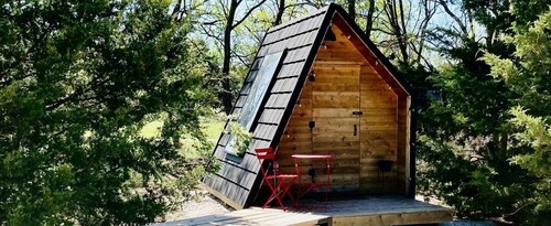Charming A-Frame Cabin Experience with Campfire Vibes in Humboldt, Kansas