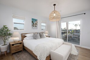 Room - The Coastal Palm Designer Pacific Beach Townhome Near the Beach (San Diego)