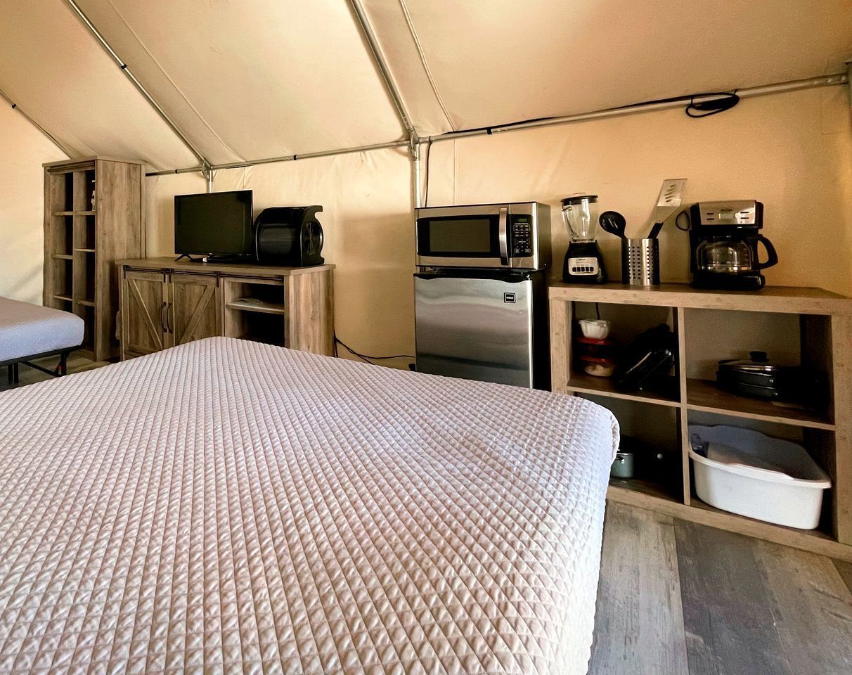 WiFi, bed sheets