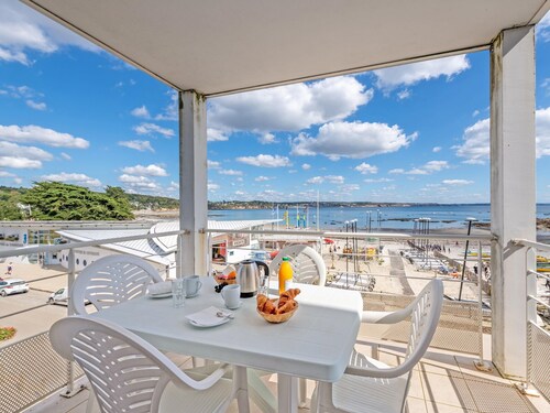 Stay With Indoor Pool & Sea