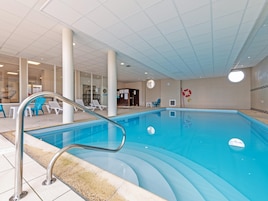 Apartamento | Piscina | Piscina interna, piscina externa